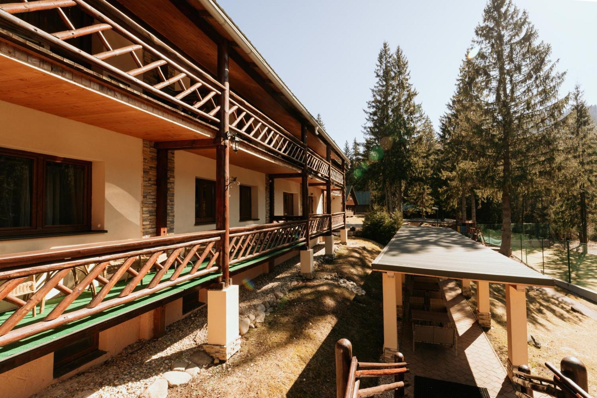 Horsky Hotel Bartoska Cremosne Exterior photo